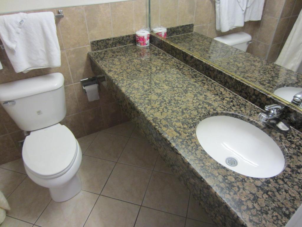 Starlight Canoga Park 2* Los Angeles